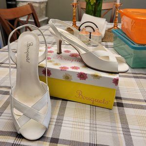Bouquet Pumps, women's size 12, white
